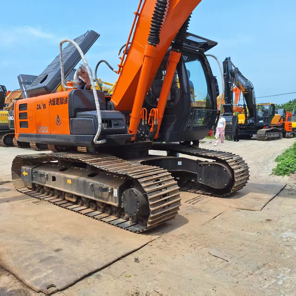 Hitachi ZX200 Excavator - Crawler excavator: picture 4 Hitachi ZX200 Excavator - Crawler excavator: picture 4