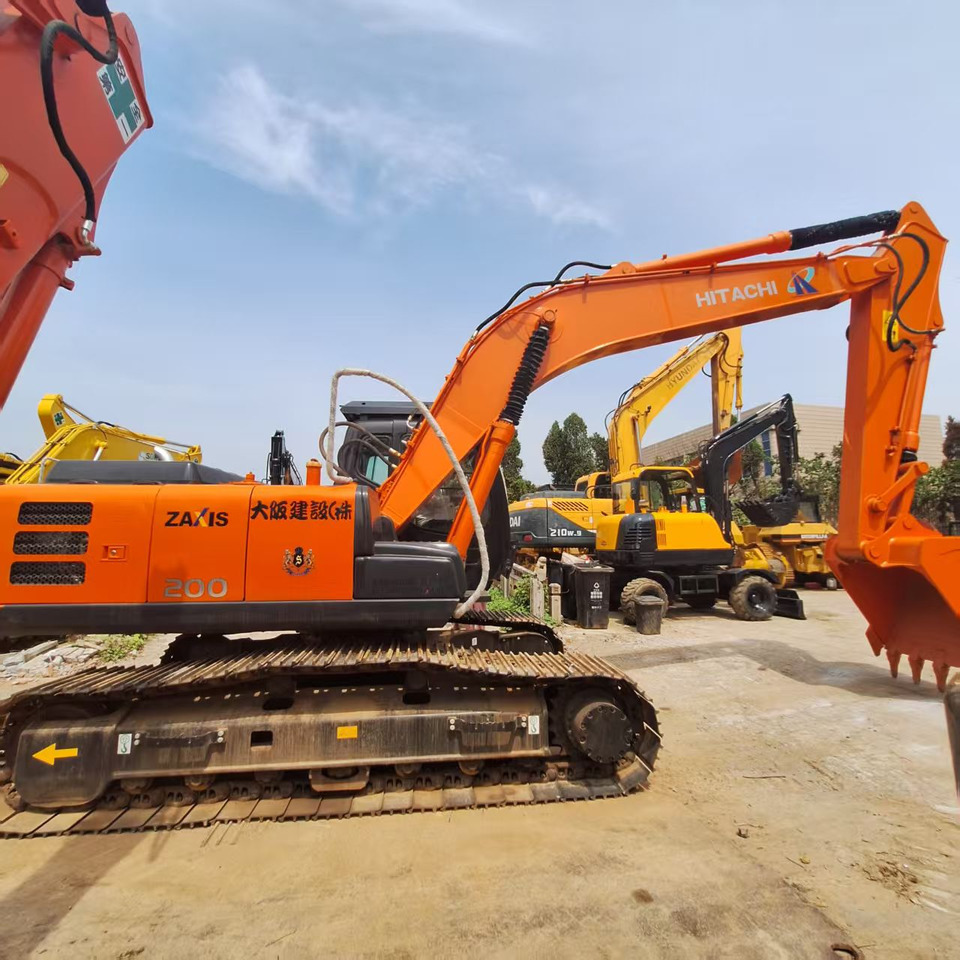 Hitachi ZX200 Excavator - Crawler excavator: picture 4 Hitachi ZX200 Excavator - Crawler excavator: picture 4