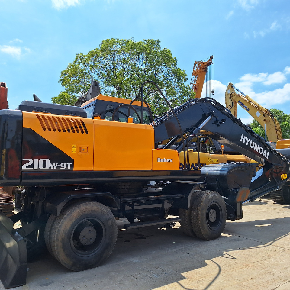 Hyundai 210w-9T wheel excavator - Wheel excavator: picture 2 Hyundai 210w-9T wheel excavator - Wheel excavator: picture 2