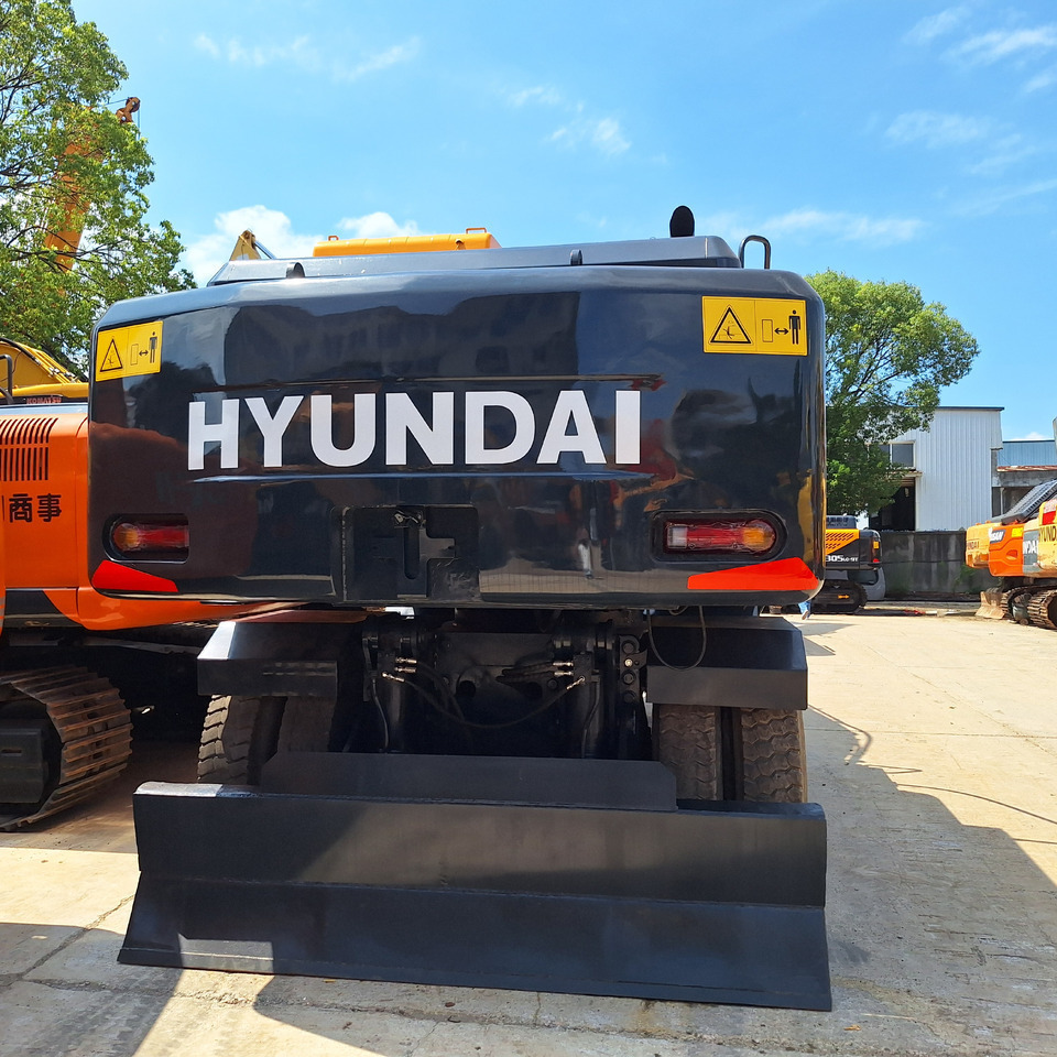 Hyundai 210w-9T wheel excavator - Wheel excavator: picture 4 Hyundai 210w-9T wheel excavator - Wheel excavator: picture 4