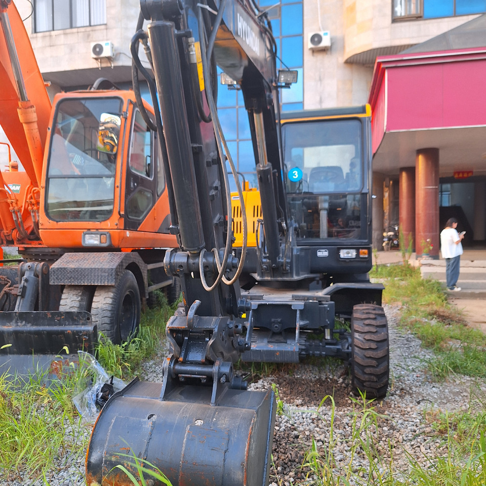 Hyundai HW60 excavator - Wheel excavator: picture 4 Hyundai HW60 excavator - Wheel excavator: picture 4
