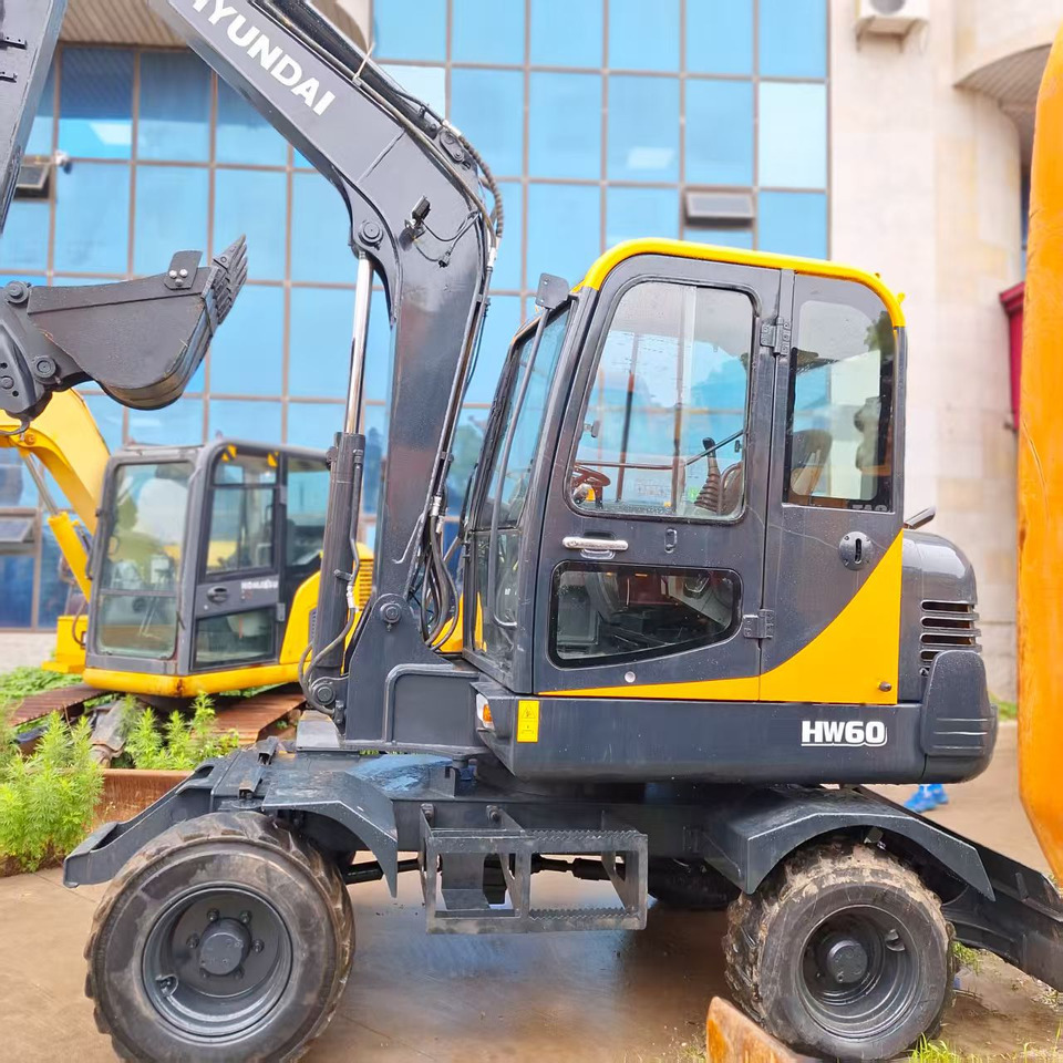 Hyundai HW60 excavator - Wheel excavator: picture 3 Hyundai HW60 excavator - Wheel excavator: picture 3