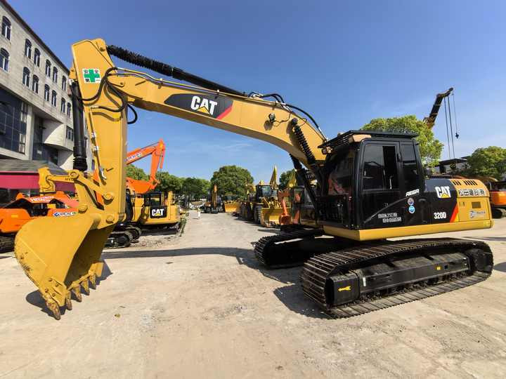 Japan original good condition used caterpillar cat320d excavator second hand cat 320d digger for sale - Crawler excavator: picture 3 Japan original good condition used caterpillar cat320d excavator second hand cat 320d digger for sale - Crawler excavator: picture 3
