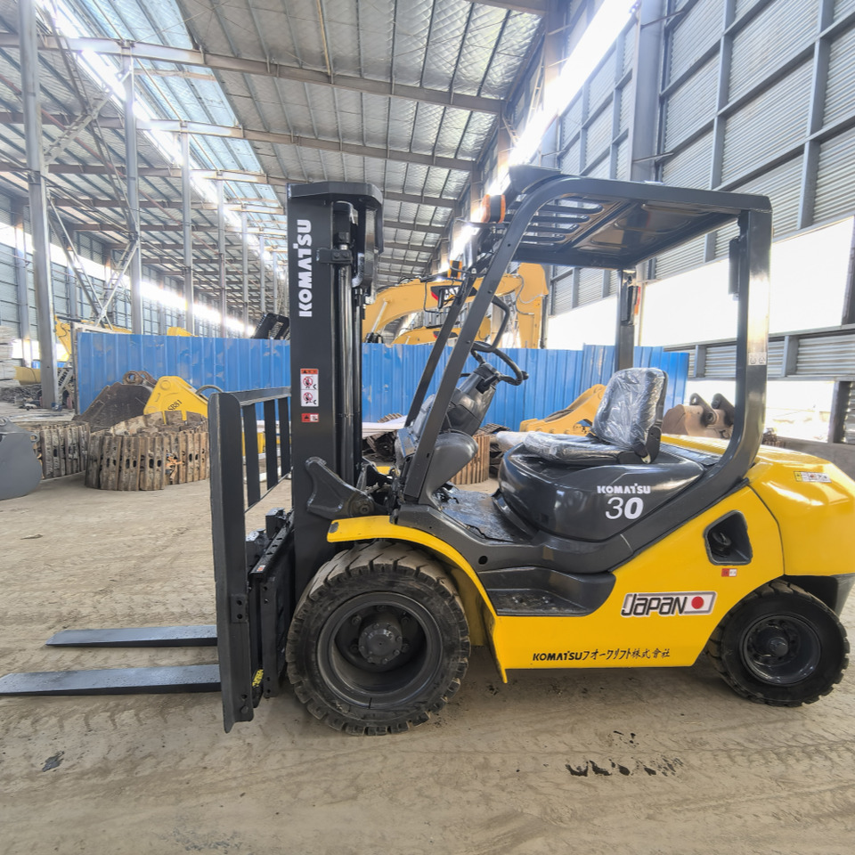 Komatsu FD30 Forklift - Diesel forklift: picture 2 Komatsu FD30 Forklift - Diesel forklift: picture 2