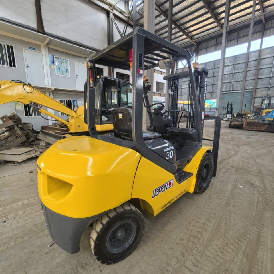 Komatsu FD30 Forklift - Diesel forklift: picture 4 Komatsu FD30 Forklift - Diesel forklift: picture 4