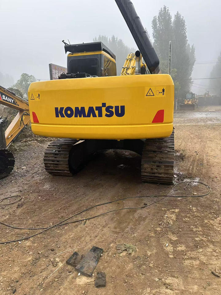 Komatsu PC200-7 excavator - Crawler excavator: picture 1 Komatsu PC200-7 excavator - Crawler excavator: picture 1