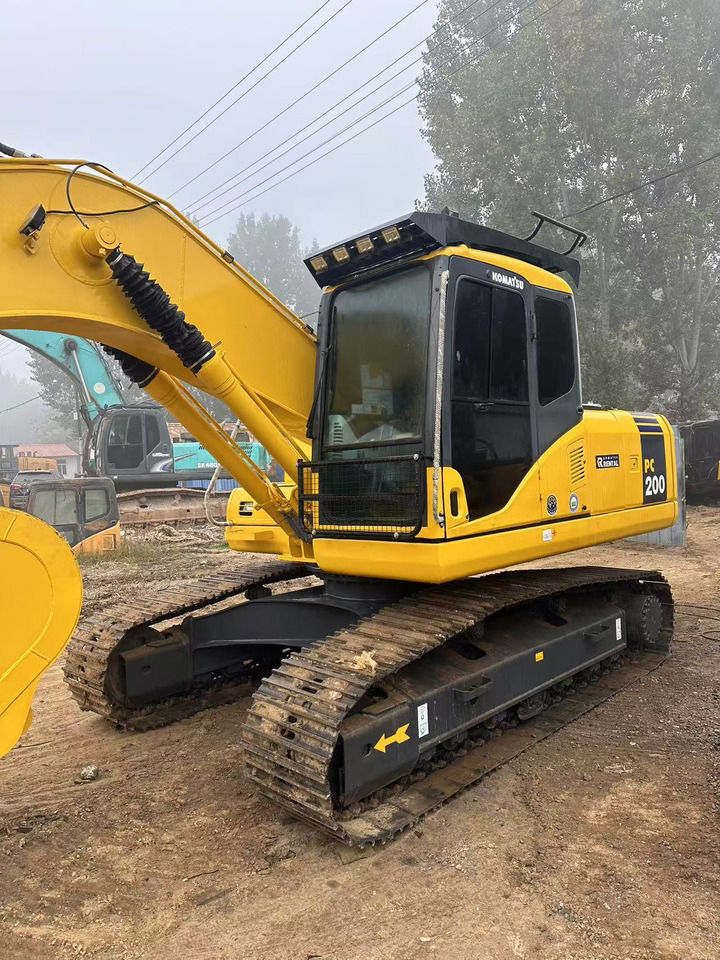 Komatsu PC200-7 excavator - Crawler excavator: picture 2 Komatsu PC200-7 excavator - Crawler excavator: picture 2