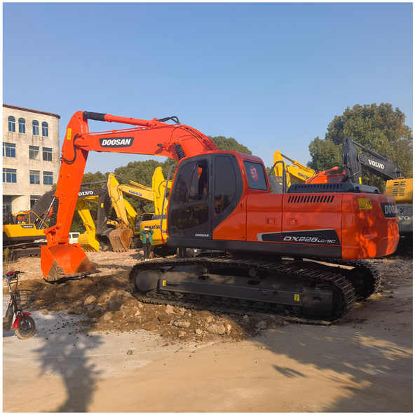 Original Used Excavators Doosan Dx225 Crawler Excavator 22 ton doosan DX22LC used Korea made Doosan excavator - Crawler excavator: picture 1 Original Used Excavators Doosan Dx225 Crawler Excavator 22 ton doosan DX22LC used Korea made Doosan excavator - Crawler excavator: picture 1