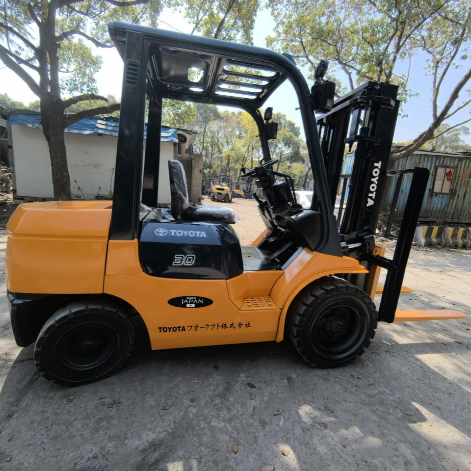 Toyota FD30 Forklift - Diesel forklift: picture 4 Toyota FD30 Forklift - Diesel forklift: picture 4