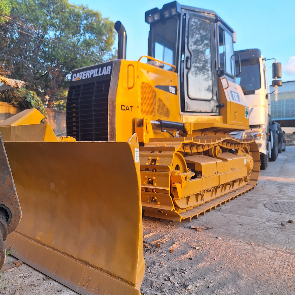 Used caterpillar cat D5k bulldozer - Bulldozer: picture 3 Used caterpillar cat D5k bulldozer - Bulldozer: picture 3