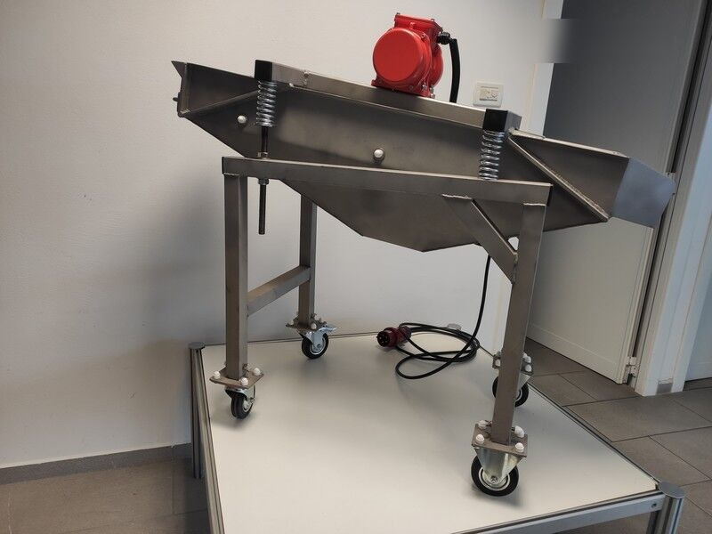 New PP25 VIBRATING SCREENER - Industrial equipment: picture 2 New PP25 VIBRATING SCREENER - Industrial equipment: picture 2