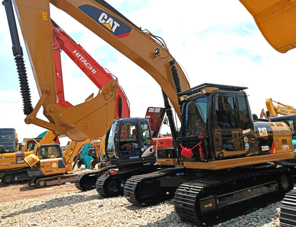 CAT 320 D - Crawler excavator: picture 1 CAT 320 D - Crawler excavator: picture 1