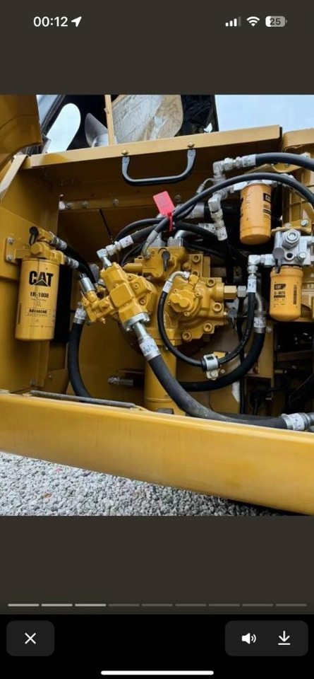 Crawler excavator CAT 336 D L: picture 11