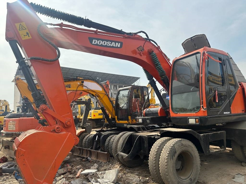 Doosan 150 - Wheel excavator: picture 5 Doosan 150 - Wheel excavator: picture 5