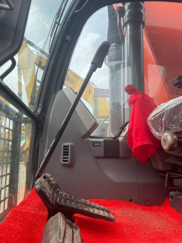 Doosan DX 225  - Crawler excavator: picture 3 Doosan DX 225  - Crawler excavator: picture 3