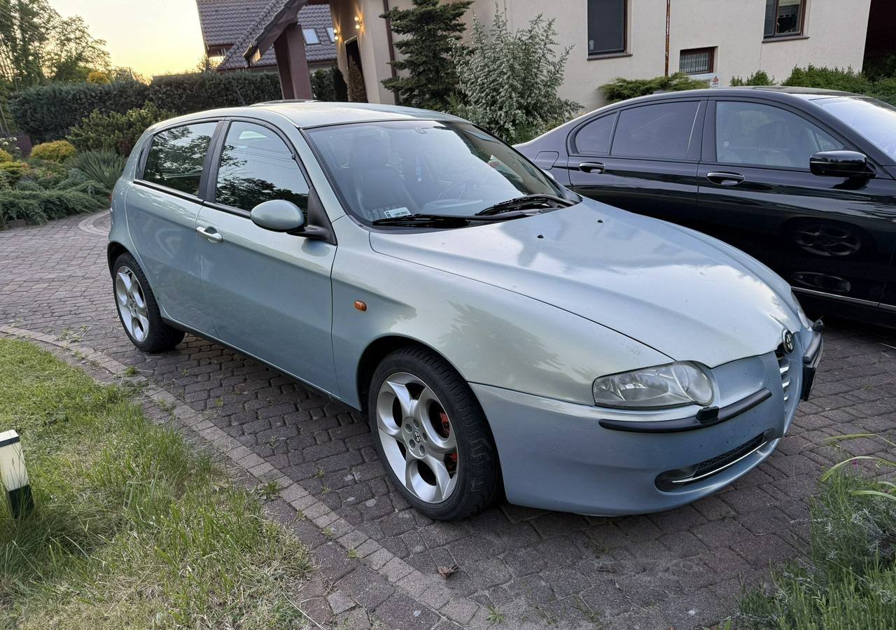 Alfa Romeo 147 Alfa Romeo 147 Klima 1.9 jtd-140KM - Hatchback: picture 1 Alfa Romeo 147 Alfa Romeo 147 Klima 1.9 jtd-140KM - Hatchback: picture 1