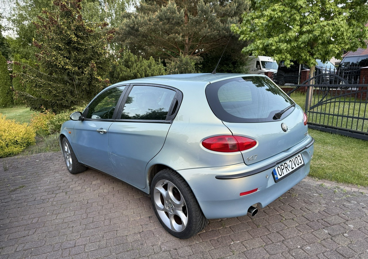 Alfa Romeo 147 Alfa Romeo 147 Klima 1.9 jtd-140KM - Hatchback: picture 4 Alfa Romeo 147 Alfa Romeo 147 Klima 1.9 jtd-140KM - Hatchback: picture 4