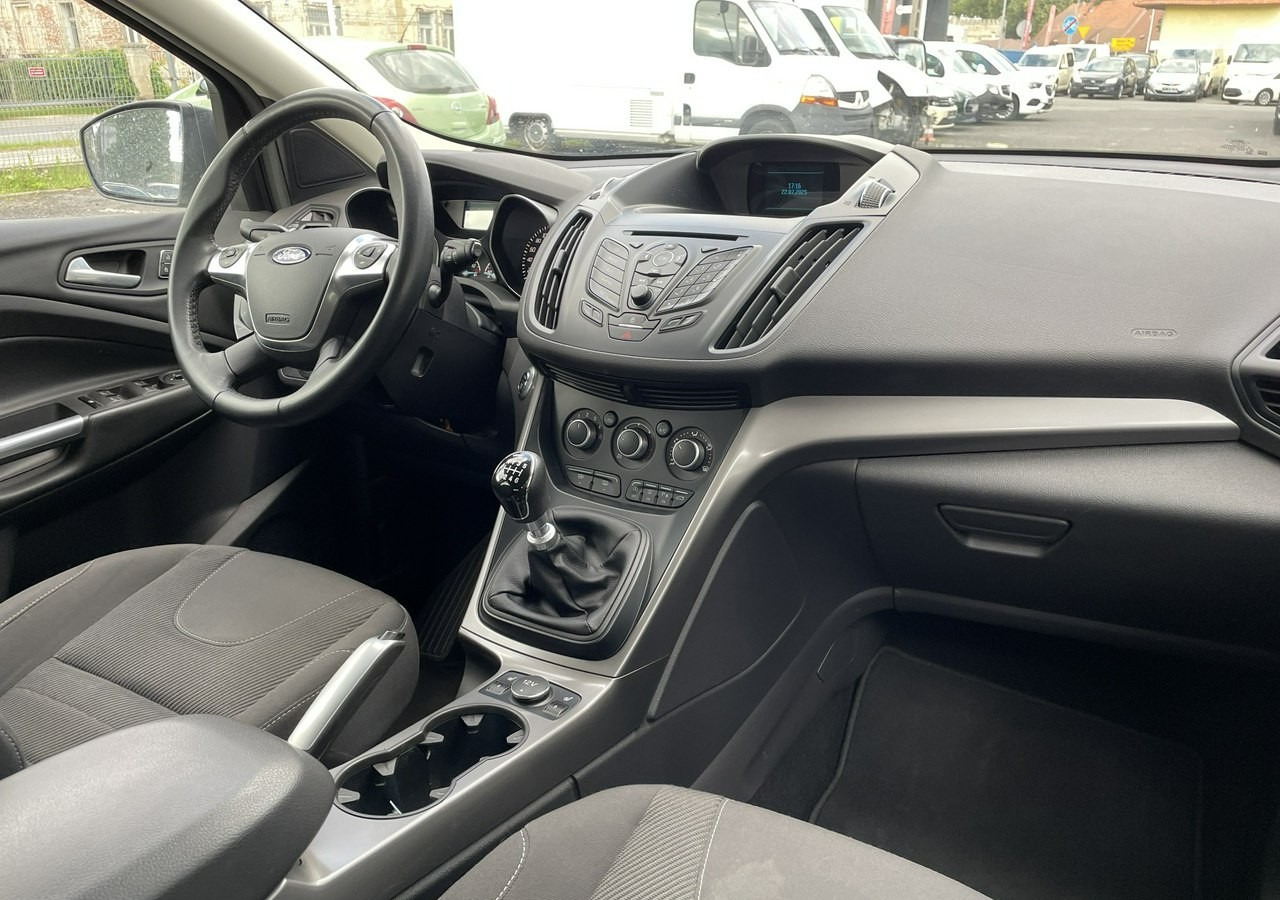 Ford Kuga II Ford Kuga 1.5 EcoBoost Bogate wyposażenie 63558km Model 2016 - SUV: picture 5 Ford Kuga II Ford Kuga 1.5 EcoBoost Bogate wyposażenie 63558km Model 2016 - SUV: picture 5