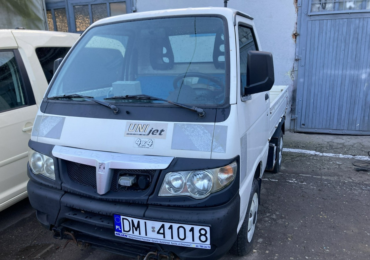 Inna Inny PFAU Piaggio Porter 4X4 Skrzynia odśnieżarka Pług 5655km 2012 - Flatbed van: picture 1 Inna Inny PFAU Piaggio Porter 4X4 Skrzynia odśnieżarka Pług 5655km 2012 - Flatbed van: picture 1