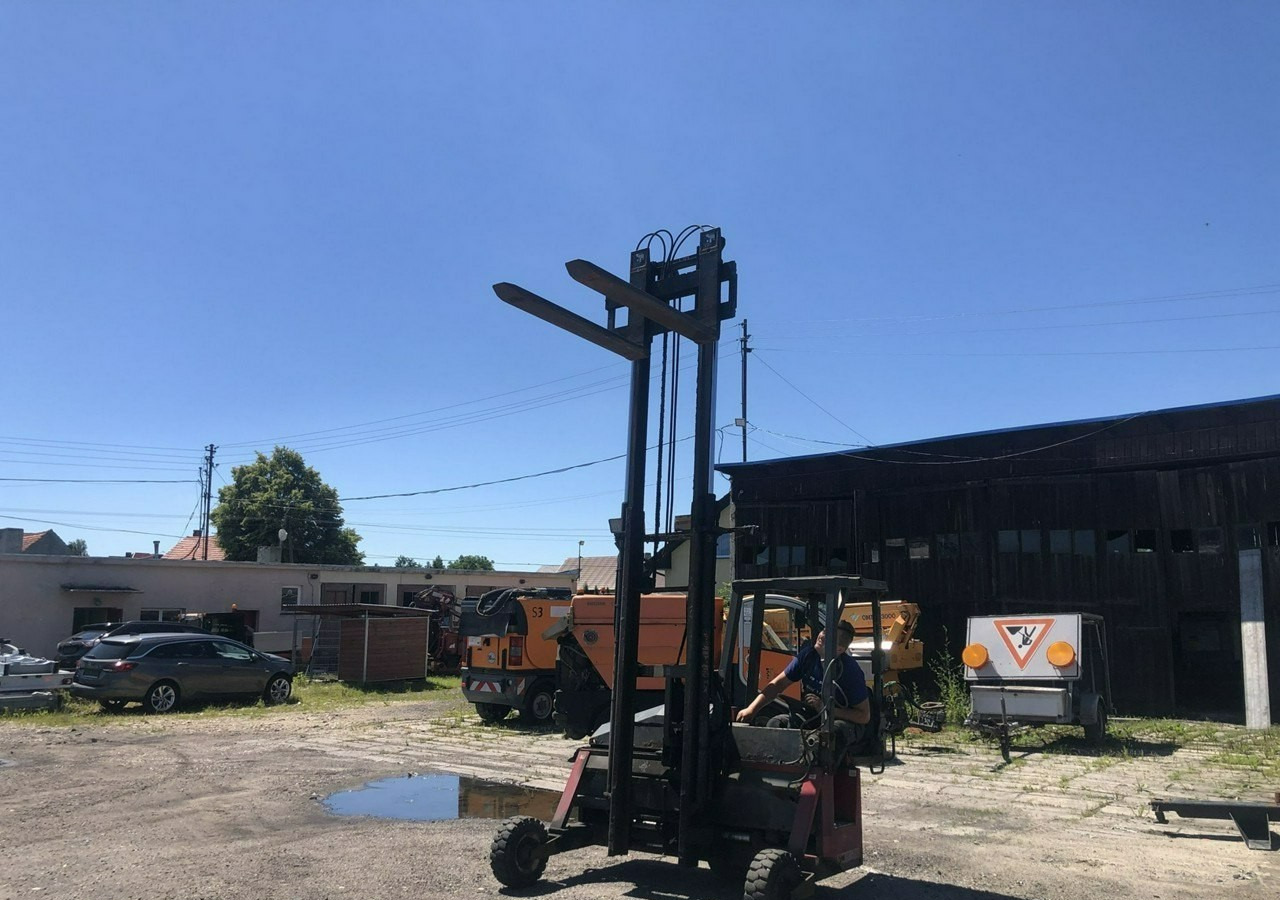 MAN Inny MAN Wózek widłowy podwieszany Widlak - Truck mounted forklift: picture 1 MAN Inny MAN Wózek widłowy podwieszany Widlak - Truck mounted forklift: picture 1