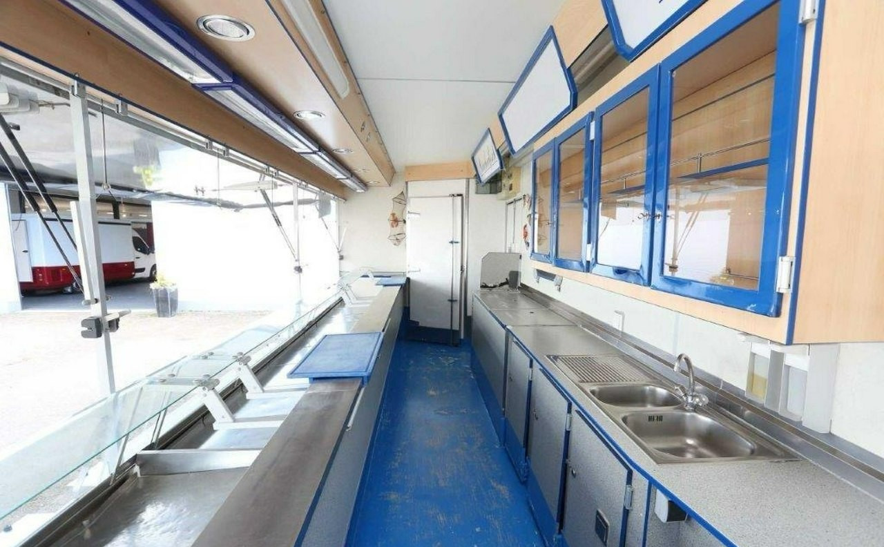 Mercedes-Benz Inny Mercedes-Benz Vario Autosklep Ryb Gastronomiczny Food Truck Foodtruck Sklep Borco - Vending truck: picture 5 Mercedes-Benz Inny Mercedes-Benz Vario Autosklep Ryb Gastronomiczny Food Truck Foodtruck Sklep Borco - Vending truck: picture 5