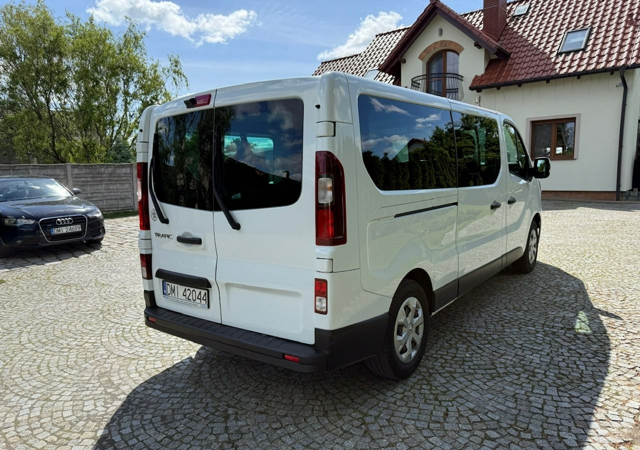 Renault Trafic III 2.0dci 110KM L2H1 LONG 9-osobowy 2xKlima Navi Kamera 2022 - Car: picture 3 Renault Trafic III 2.0dci 110KM L2H1 LONG 9-osobowy 2xKlima Navi Kamera 2022 - Car: picture 3