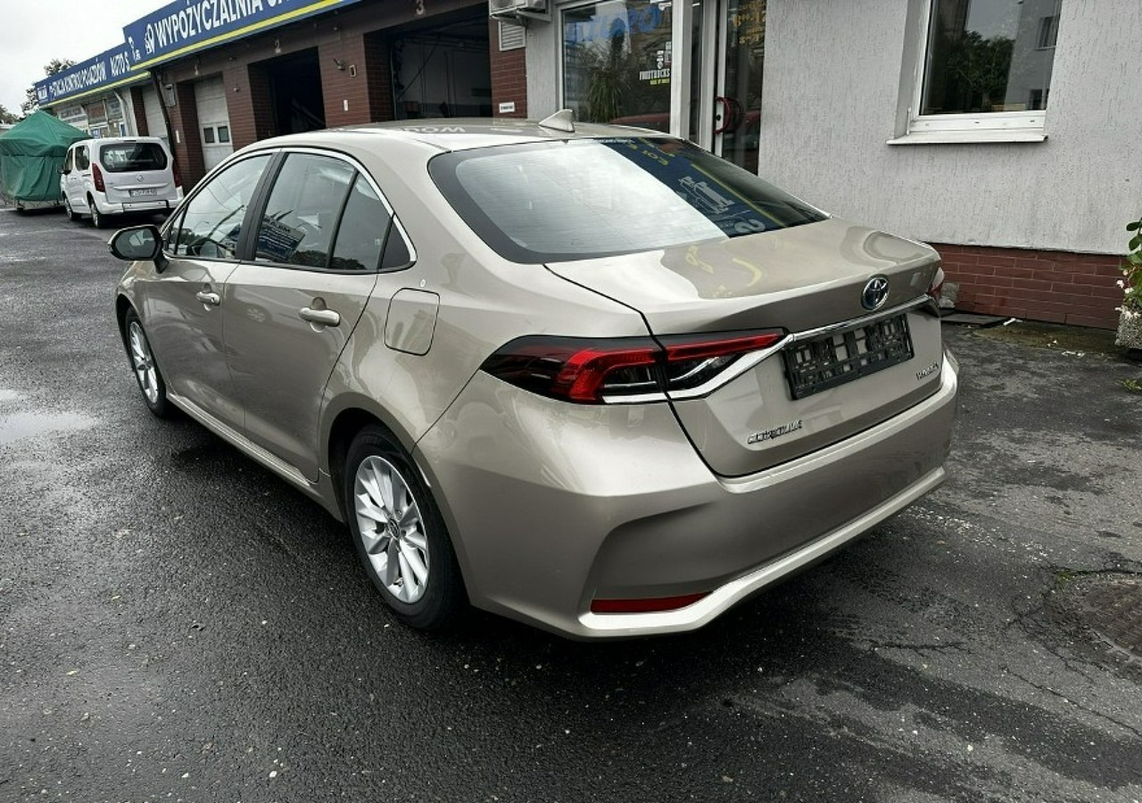 Toyota Corolla XII Corolla Sedan 1.8 Hybrid 98KM Comfort Salon PL 2022 - Car: picture 3 Toyota Corolla XII Corolla Sedan 1.8 Hybrid 98KM Comfort Salon PL 2022 - Car: picture 3