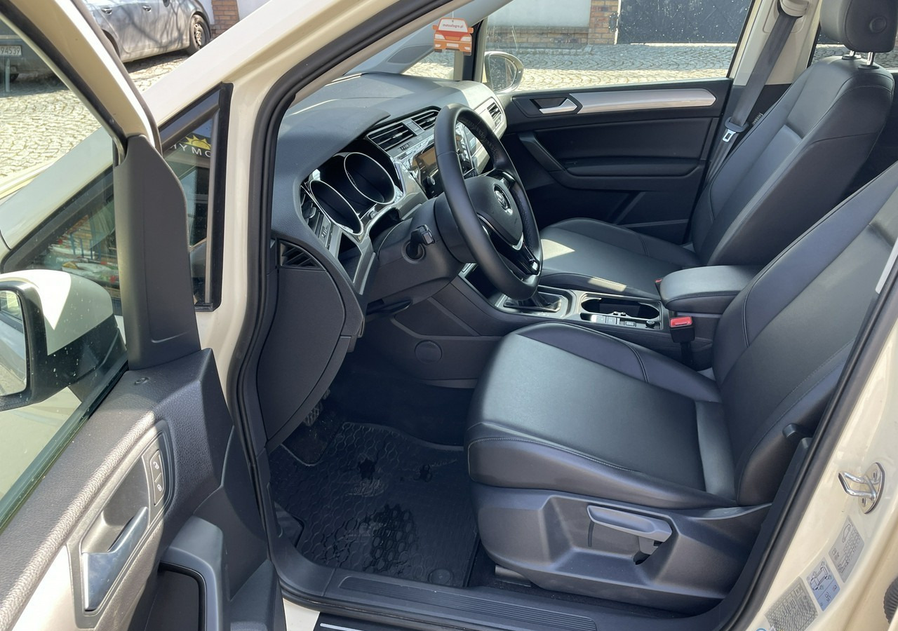 Volkswagen Touran III 2.0 TDI DSG Automat 7osobowy 2020 - Car: picture 5 Volkswagen Touran III 2.0 TDI DSG Automat 7osobowy 2020 - Car: picture 5