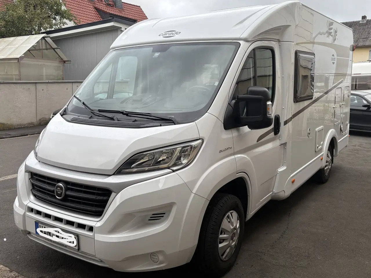 Semi-integrated motorhome Carado V 132 V599: picture 1