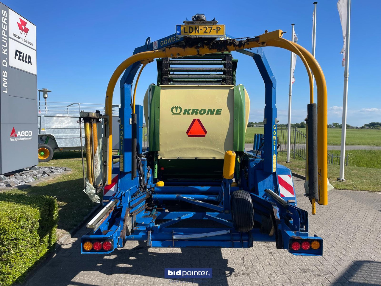Krone Comprima F 155 XC - Round baler: picture 3 Krone Comprima F 155 XC - Round baler: picture 3