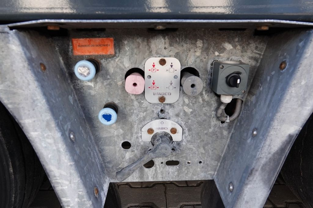 Low loader semi-trailer Emtech NACZEPA LAWETA / NISKOPODWOZIE / ROZCIĄGANA / DŁ: picture 12 Low loader semi-trailer Emtech NACZEPA LAWETA / NISKOPODWOZIE / ROZCIĄGANA / DŁ: picture 12