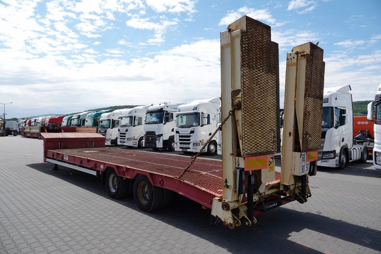 LAWETA NISKOPODWOZIOWA / NAJAZDY HYDRAULICZNE / - Low loader semi-trailer: picture 4 LAWETA NISKOPODWOZIOWA / NAJAZDY HYDRAULICZNE / - Low loader semi-trailer: picture 4