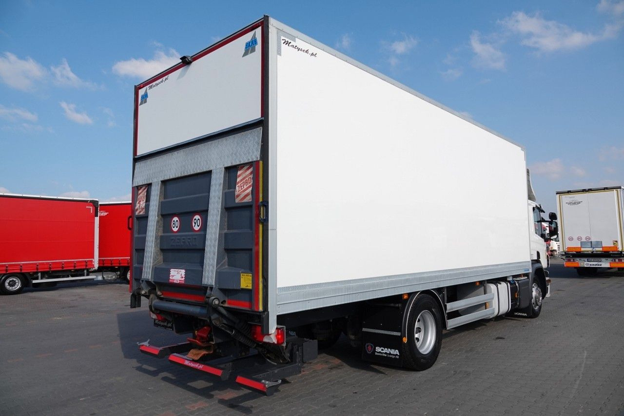 Scania P 450 / 4x2 / IZOTERMA / NIISKI PRZEBIEG 96 ty - Refrigerator truck: picture 4 Scania P 450 / 4x2 / IZOTERMA / NIISKI PRZEBIEG 96 ty - Refrigerator truck: picture 4