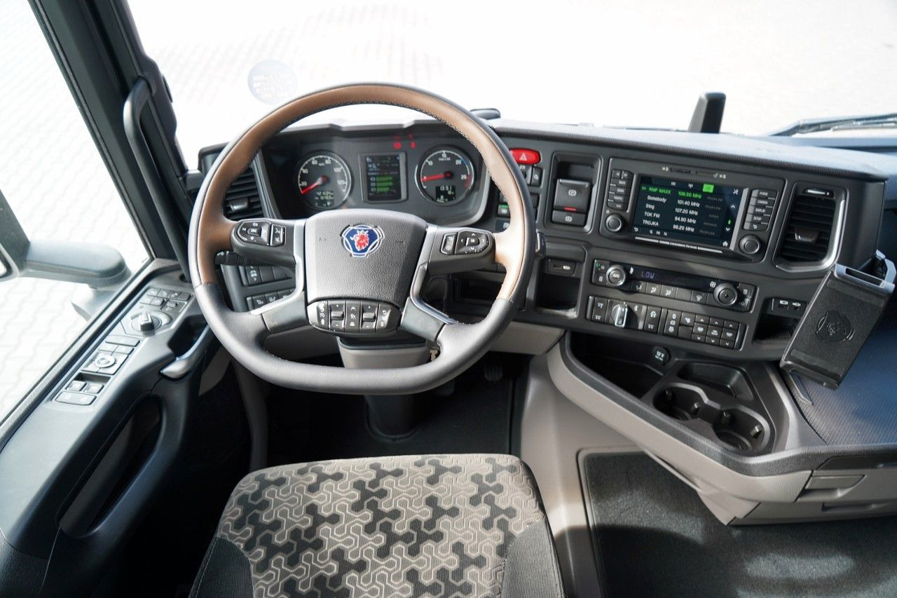 Curtainsider truck Scania R 450 / MEGA / 6x2 / FIRANKA - 8,2 m / SOLÓWKA /: picture 15 Curtainsider truck Scania R 450 / MEGA / 6x2 / FIRANKA - 8,2 m / SOLÓWKA /: picture 15