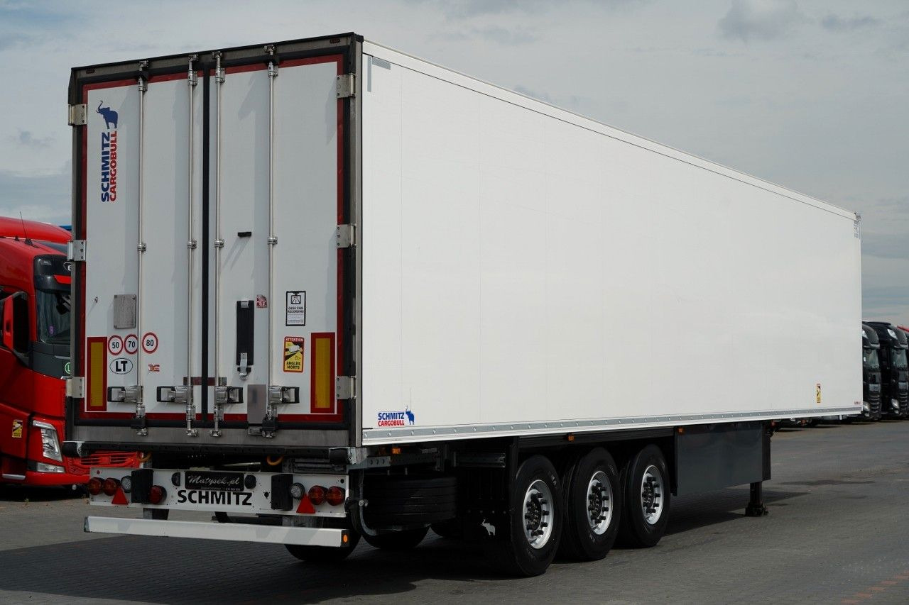 Schmitz Cargobull 023 ROK / CHŁODNIA / THERMO KING SLX 300 / DOPPE - Refrigerator semi-trailer: picture 4 Schmitz Cargobull 023 ROK / CHŁODNIA / THERMO KING SLX 300 / DOPPE - Refrigerator semi-trailer: picture 4