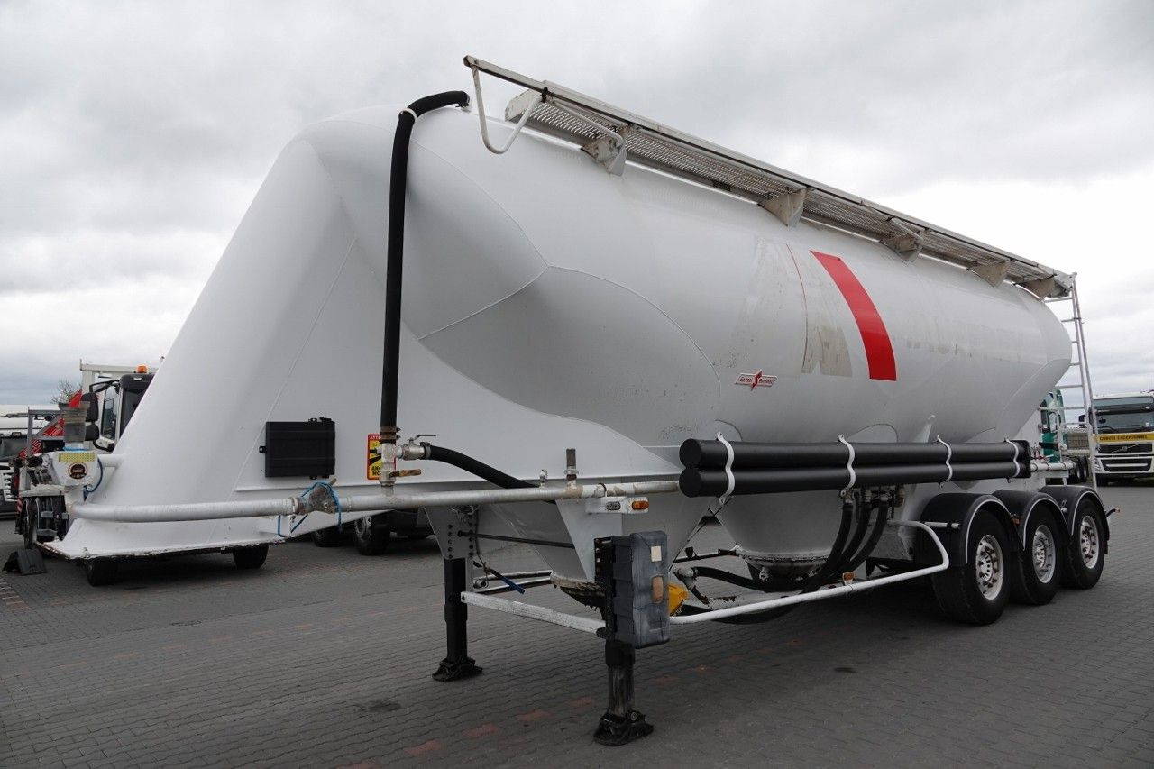 Spitzer CEMENTONACZEPA / 43 000 L / SILOS / 3 KOMORY / O - Silo semi-trailer: picture 3 Spitzer CEMENTONACZEPA / 43 000 L / SILOS / 3 KOMORY / O - Silo semi-trailer: picture 3