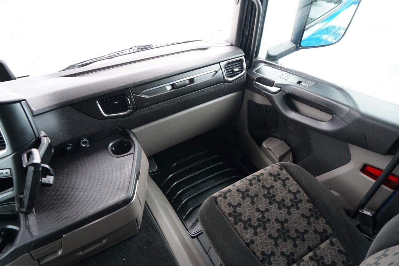 Tractor unit Scania R 450 / RETARDER / PEŁNY ADR / I-PARK COOL / A: picture 32 Tractor unit Scania R 450 / RETARDER / PEŁNY ADR / I-PARK COOL / A: picture 32