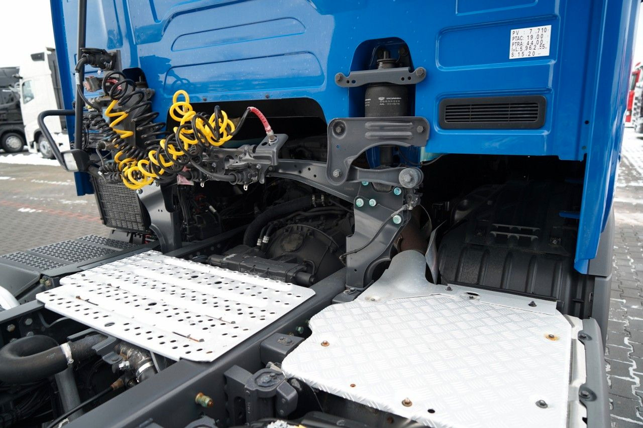 Tractor unit Scania R 450 / RETARDER / PEŁNY ADR / I-PARK COOL / A: picture 16 Tractor unit Scania R 450 / RETARDER / PEŁNY ADR / I-PARK COOL / A: picture 16