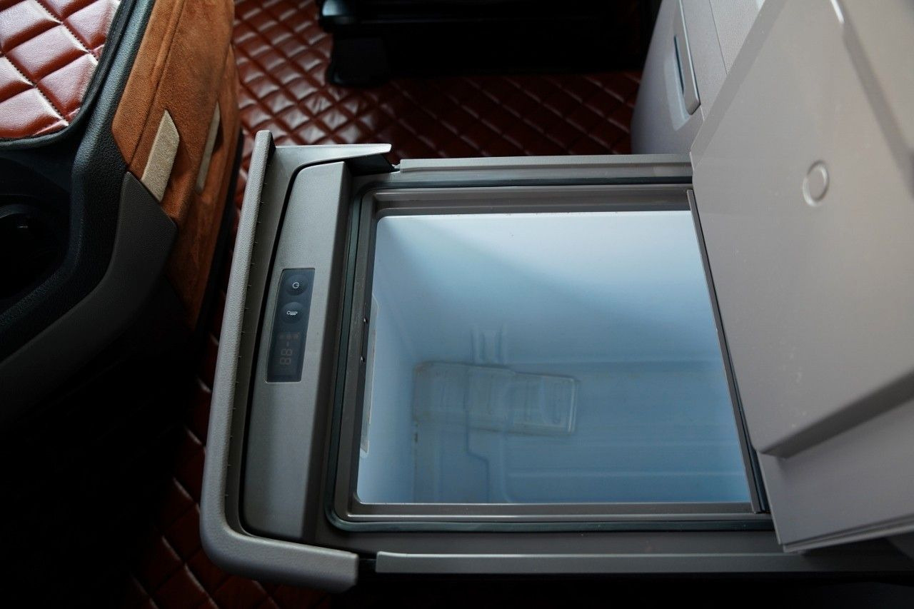 Tractor unit Scania S 500 / RETARDER / I-PARK COOL / FULL AIRMATIC /: picture 13 Tractor unit Scania S 500 / RETARDER / I-PARK COOL / FULL AIRMATIC /: picture 13