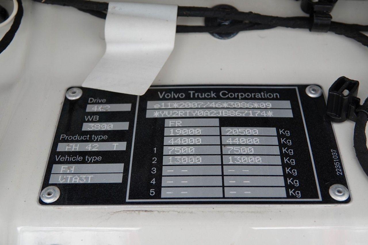 Tractor unit Volvo FH 460 / I-PARK COOL / OPONY 100 % / PO KONTRAKC: picture 18