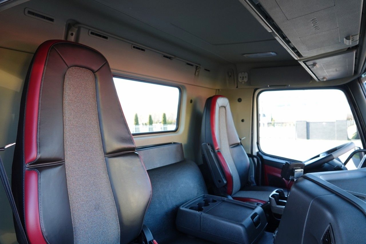 Tractor unit Volvo FMX 420 / 13 LITROWY / NISKA KABINA / SPROWADZON: picture 17