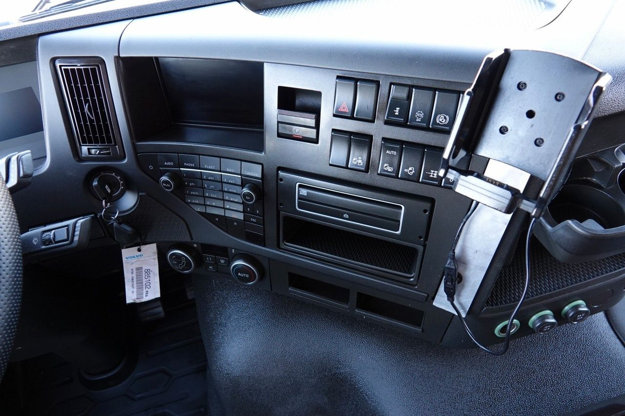 Tractor unit Volvo FMX 420 / 13 LITROWY / NISKA KABINA / SPROWADZON: picture 15