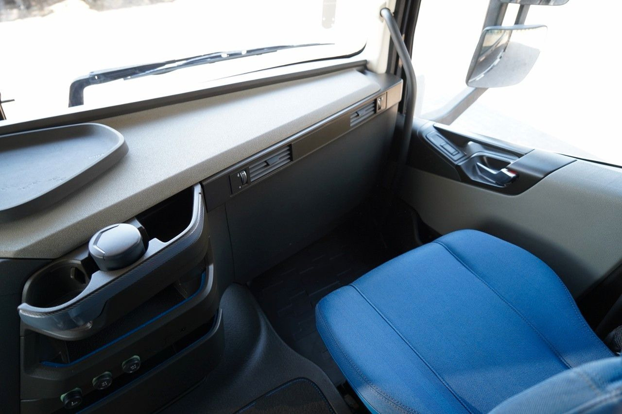 Curtainsider truck Volvo FH 500 / 6x2 / FIRANKA - 7,7 m / 2024 / KLIMA PO: picture 37 Curtainsider truck Volvo FH 500 / 6x2 / FIRANKA - 7,7 m / 2024 / KLIMA PO: picture 37