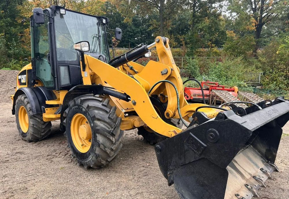 Caterpillar CAT 908M / SPROWADZONA / ŁYŻKA SZCZĘKA + WIDŁY / / 2017R / W ORGINALE / Z NIEMIEC / 1 WŁAŚCICIEL/ - Wheel loader: picture 2 Caterpillar CAT 908M / SPROWADZONA / ŁYŻKA SZCZĘKA + WIDŁY / / 2017R / W ORGINALE / Z NIEMIEC / 1 WŁAŚCICIEL/ - Wheel loader: picture 2