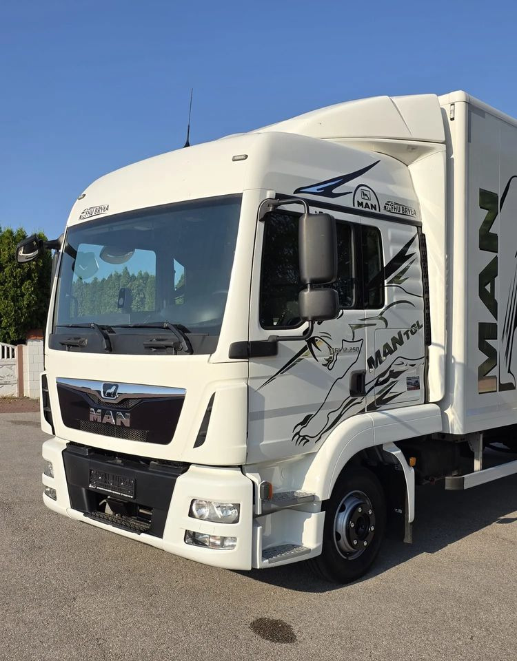 MAN TGL 12.250 / KONTENER / IZOTERMA / WINDA / 2019R / EURO 6 / PEŁEN SERWIS /  6 TON ŁADOWNOŚĆ  / SPROWADZONY / ZADBANY / JAK NOWY /  KSIĄŻKA SERWISOWA / E6 / 17 PALET on lease MAN TGL 12.250 / KONTENER / IZOTERMA / WINDA / 2019R / EURO 6 / PEŁEN SERWIS /  6 TON ŁADOWNOŚĆ  / SPROWADZONY / ZADBANY / JAK NOWY /  KSIĄŻKA SERWISOWA / E6 / 17 PALET: picture 10