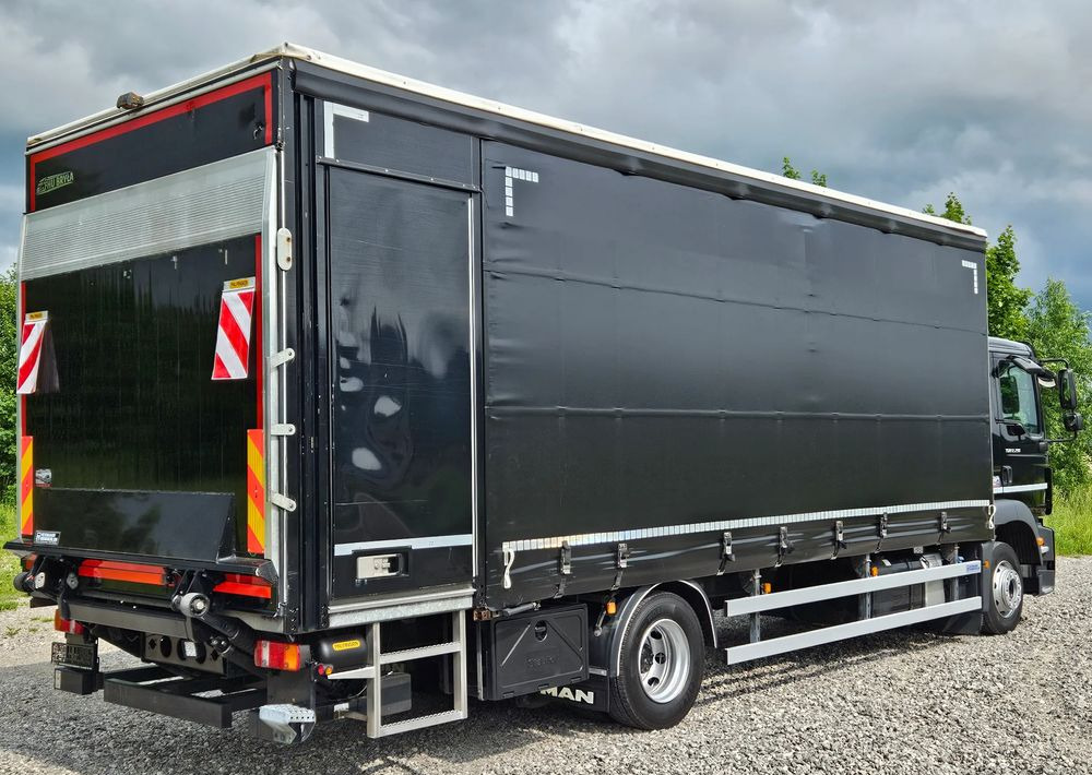 MAN TGM 12.290/15.290/E6/FIRANKA/BOCZNE DRZWI/BURTO-FIRANKA/18PALET/WINDA/NISKI PRZEBIEG/2018/CAŁY NA PODUSZKACH/SERWISOWANY - Curtainsider truck: picture 3 MAN TGM 12.290/15.290/E6/FIRANKA/BOCZNE DRZWI/BURTO-FIRANKA/18PALET/WINDA/NISKI PRZEBIEG/2018/CAŁY NA PODUSZKACH/SERWISOWANY - Curtainsider truck: picture 3