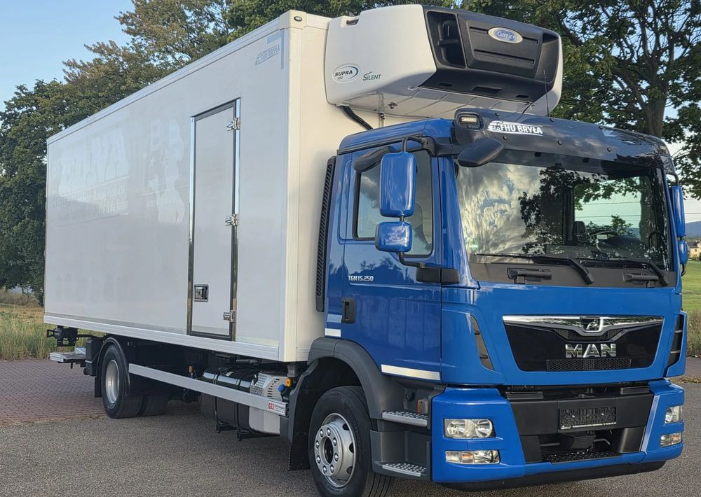 MAN TGM 15.250 / CHŁODNIA / WINDA / 2018 ROK / 230 TYŚ KM / BOCZNE DRZWI / AUTOMAT / SPROWADZONY / E6 / 18  EUROPALET/ - Refrigerator truck: picture 2 MAN TGM 15.250 / CHŁODNIA / WINDA / 2018 ROK / 230 TYŚ KM / BOCZNE DRZWI / AUTOMAT / SPROWADZONY / E6 / 18  EUROPALET/ - Refrigerator truck: picture 2