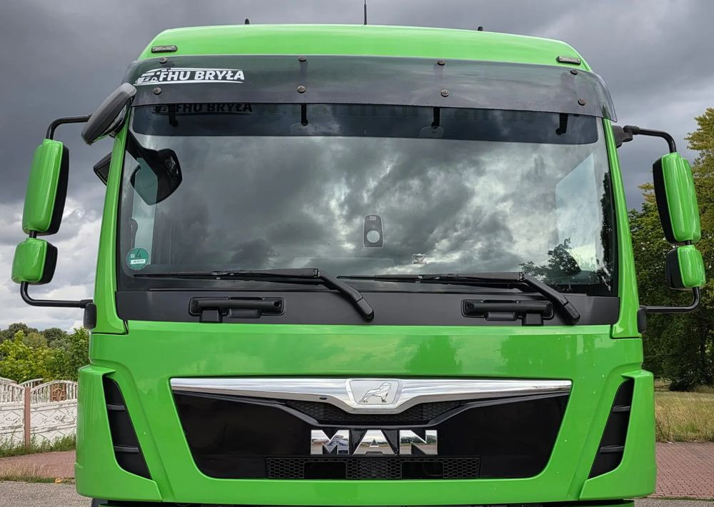 MAN TGM 18.340 / 18.290 / E6 / NISKI PRZEBIEG / 2016 / SERWISOWANY / ROZSTAW OSI 5.7M / RAMA DO ZABUDOWY / SYPIALKA / STAN BARDZO DOBRY / AUTOMAT - Curtainsider truck: picture 4 MAN TGM 18.340 / 18.290 / E6 / NISKI PRZEBIEG / 2016 / SERWISOWANY / ROZSTAW OSI 5.7M / RAMA DO ZABUDOWY / SYPIALKA / STAN BARDZO DOBRY / AUTOMAT - Curtainsider truck: picture 4