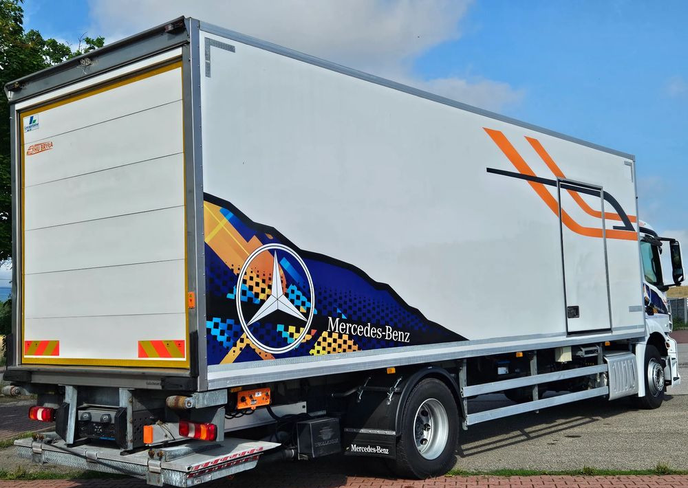Mercedes-Benz ANTOS 1827/ACTROS/AXOR/CHŁODNIA/IZOTERMA/AGREGAT/WINDA/SUPER STAN/EURO6/SPROWADZONY - Refrigerator truck: picture 3 Mercedes-Benz ANTOS 1827/ACTROS/AXOR/CHŁODNIA/IZOTERMA/AGREGAT/WINDA/SUPER STAN/EURO6/SPROWADZONY - Refrigerator truck: picture 3