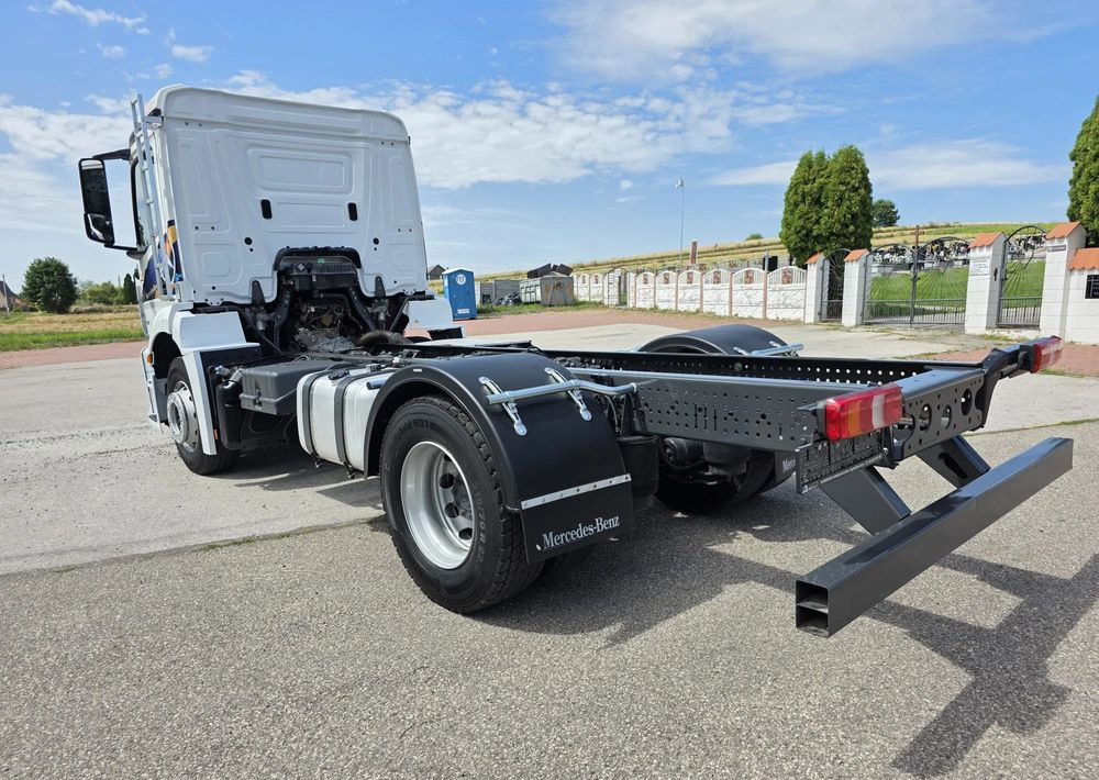 Cab chassis truck Mercedes-Benz ANTOS 1827 / ATEGO / ACTROS / E6 / ROZSTAW OSI 3.75M / WYWROT / BECZKA / UTRZYMANIE DRÓG / HAKOWIEC / SPROWADZONY / PIERWSZY WŁAŚCICIEL / STAN BDB: picture 10 Cab chassis truck Mercedes-Benz ANTOS 1827 / ATEGO / ACTROS / E6 / ROZSTAW OSI 3.75M / WYWROT / BECZKA / UTRZYMANIE DRÓG / HAKOWIEC / SPROWADZONY / PIERWSZY WŁAŚCICIEL / STAN BDB: picture 10